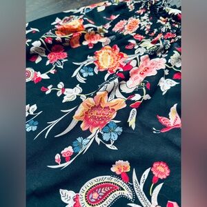 LOFT Floral Top Small